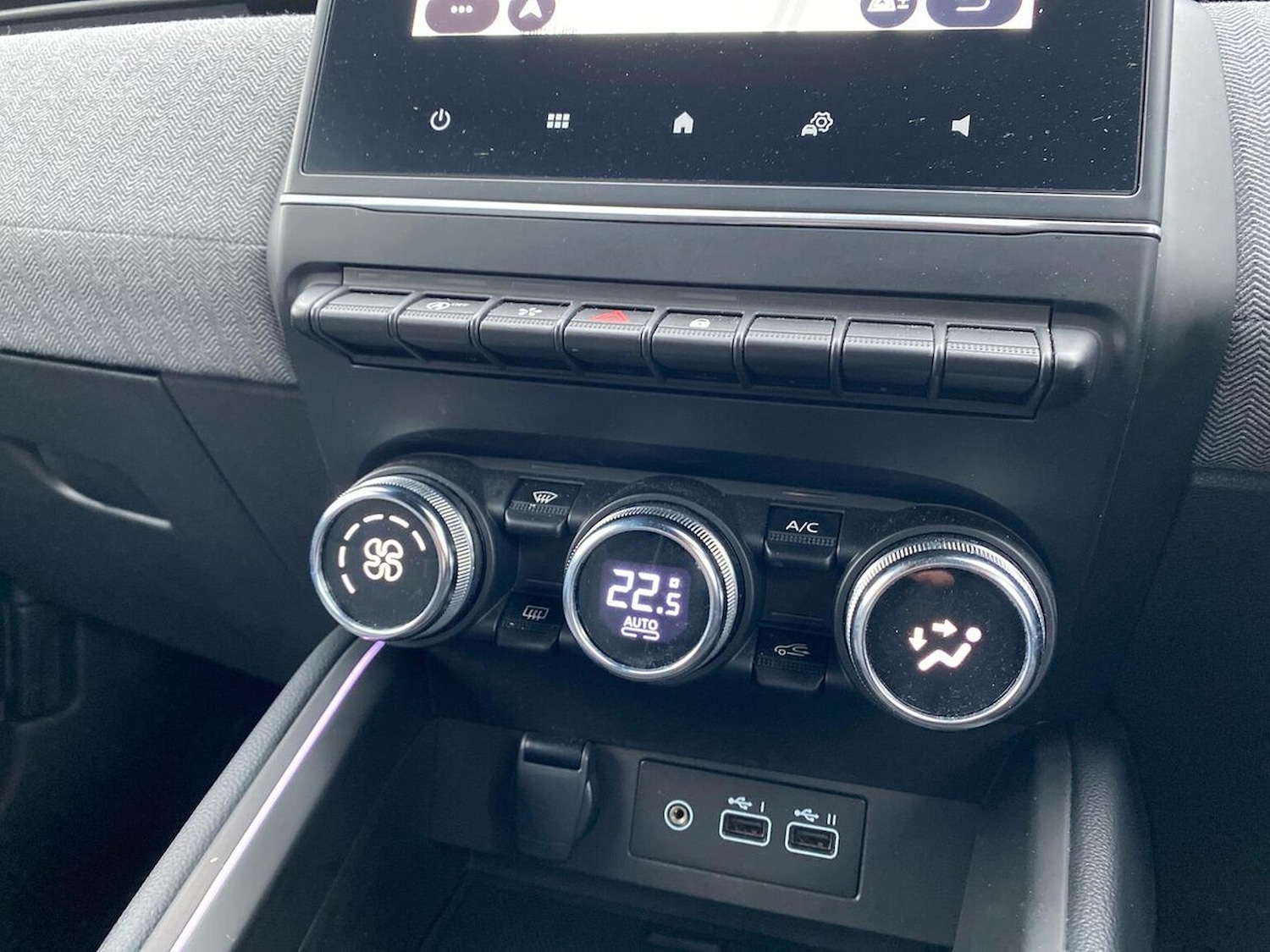 Used Renault Clio 2024 for sale - 76470986: Photo 12