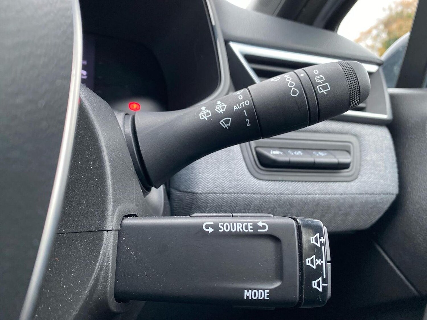 Used Renault Clio 2024 for sale - 76470986: Photo 28