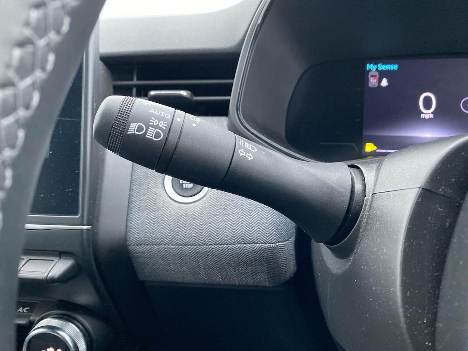 Used Renault Clio 2024 for sale - 76470986: Photo 29