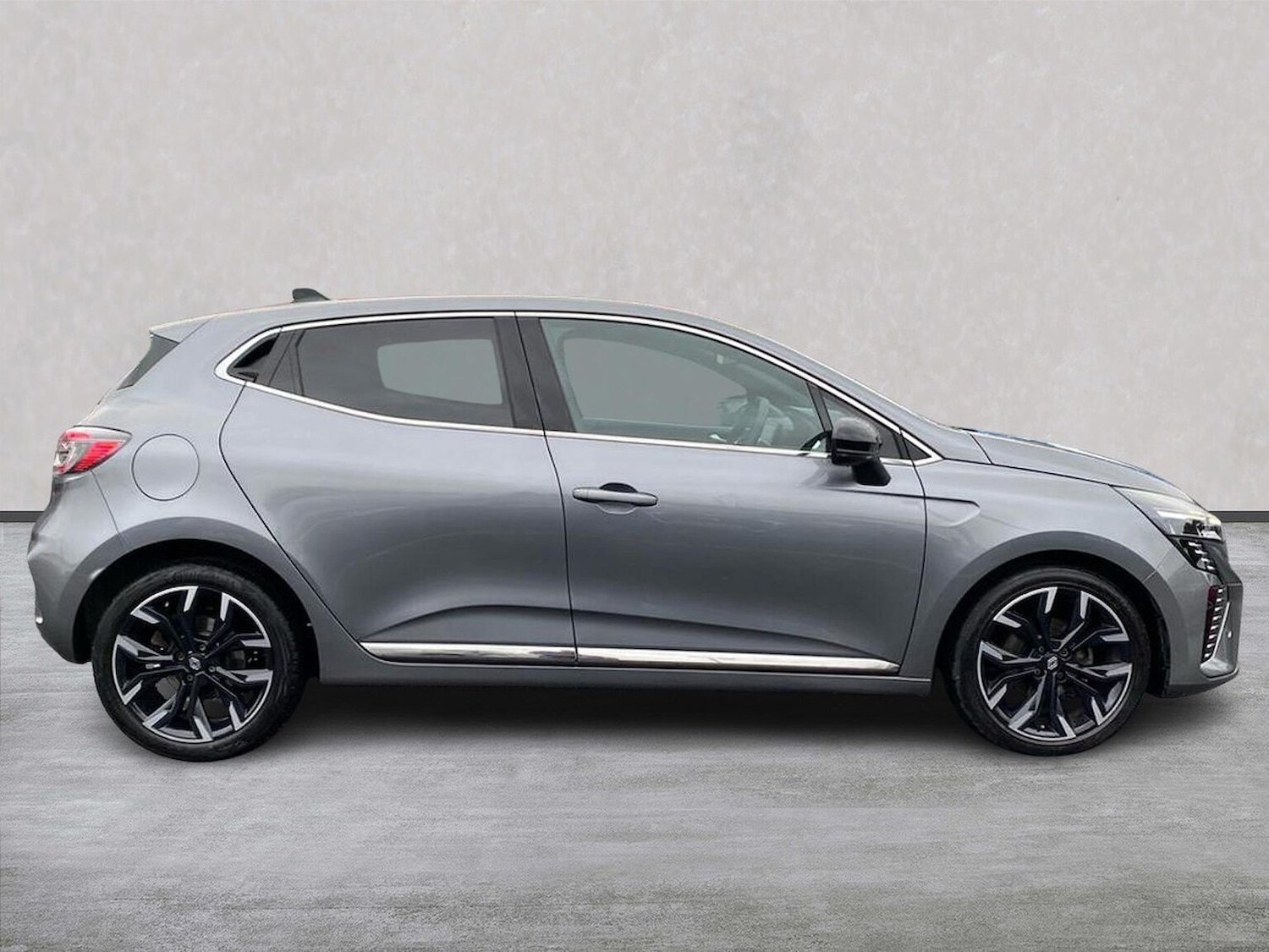 Used Renault Clio 2024 for sale - 76470986: Photo 3