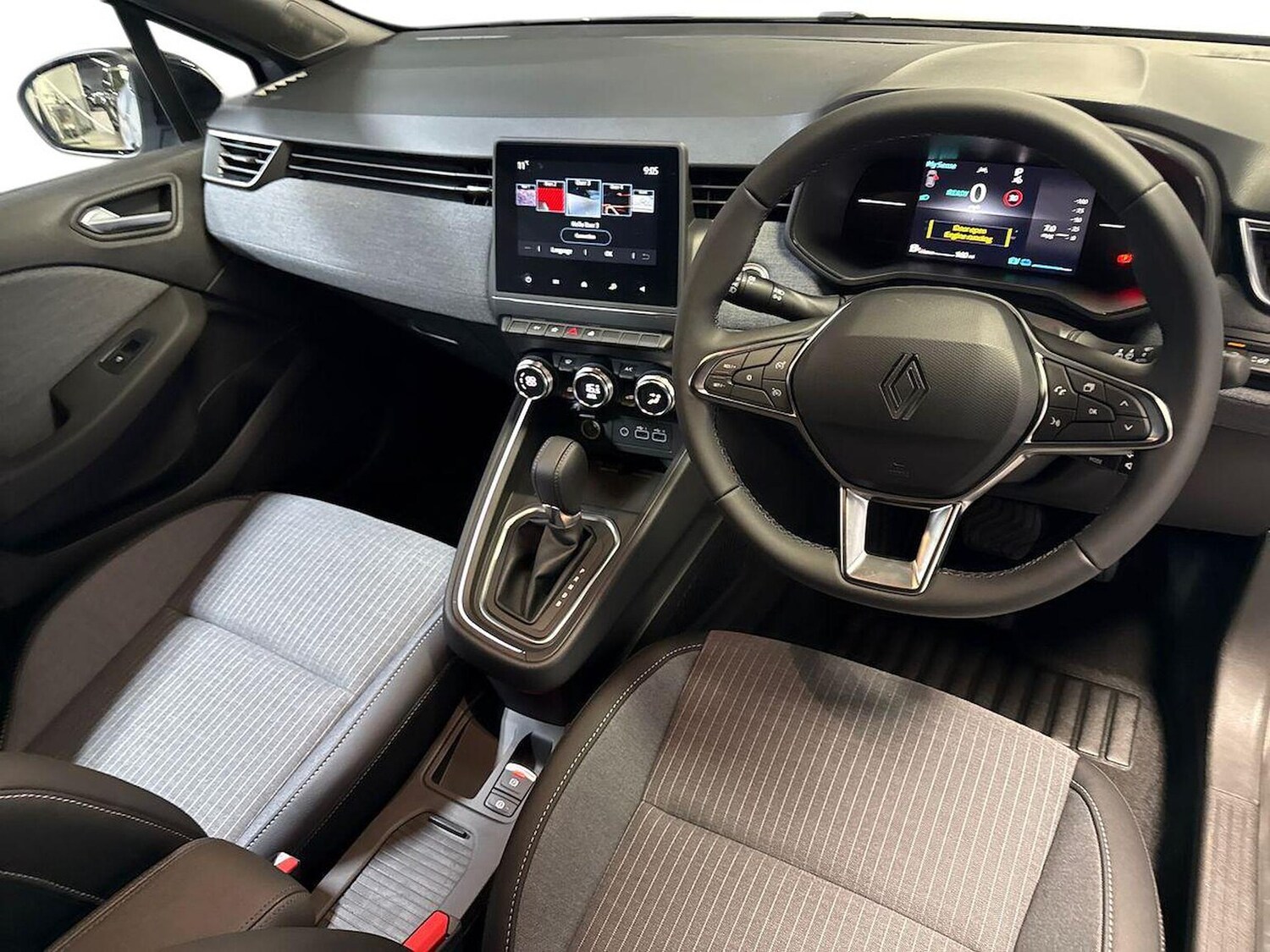 Used Renault Clio 2025 for sale - 77489673: Photo 8