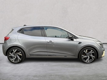 Used Renault Clio 2023 for sale - 75599063: Photo