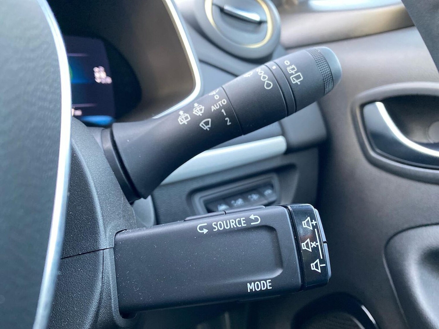 Used Renault Zoe 2022 for sale - 77984019: Photo 28