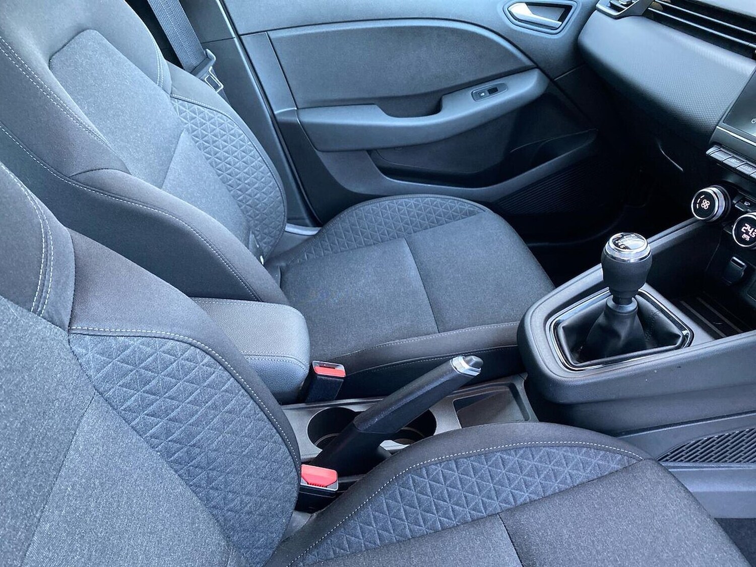 Used Renault Clio 2023 for sale - 77845368: Photo 13