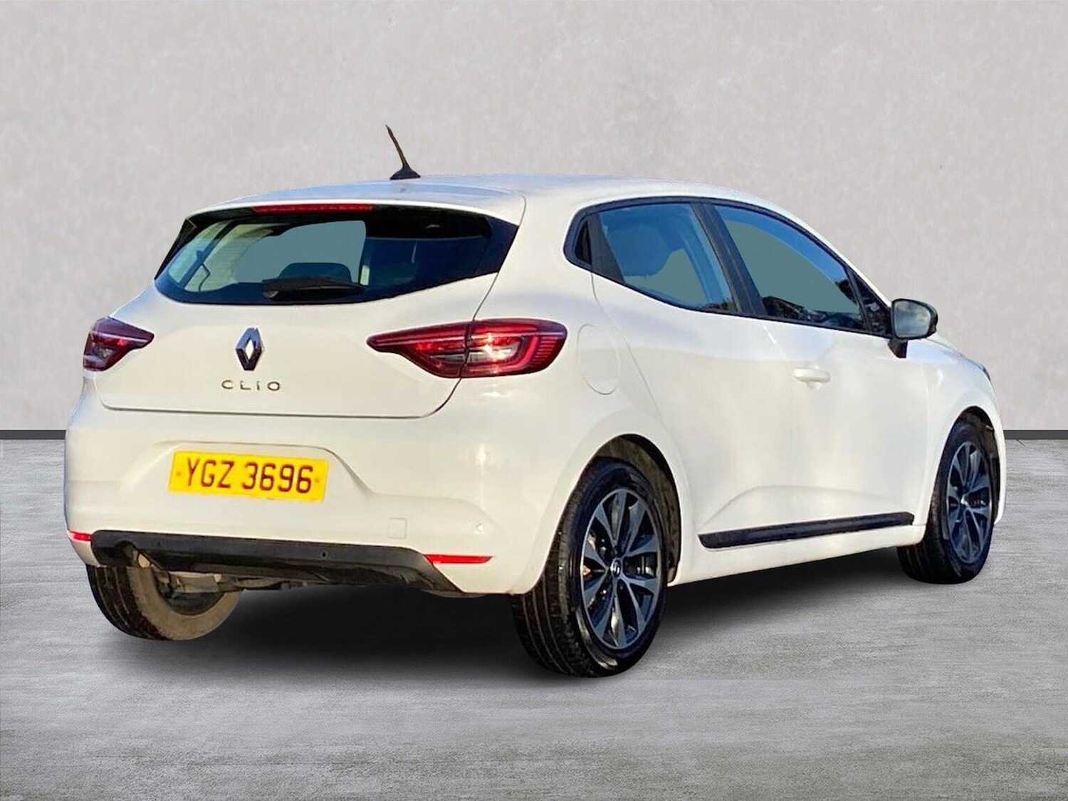 Used Renault Clio 2023 for sale - 77845368: Photo 18