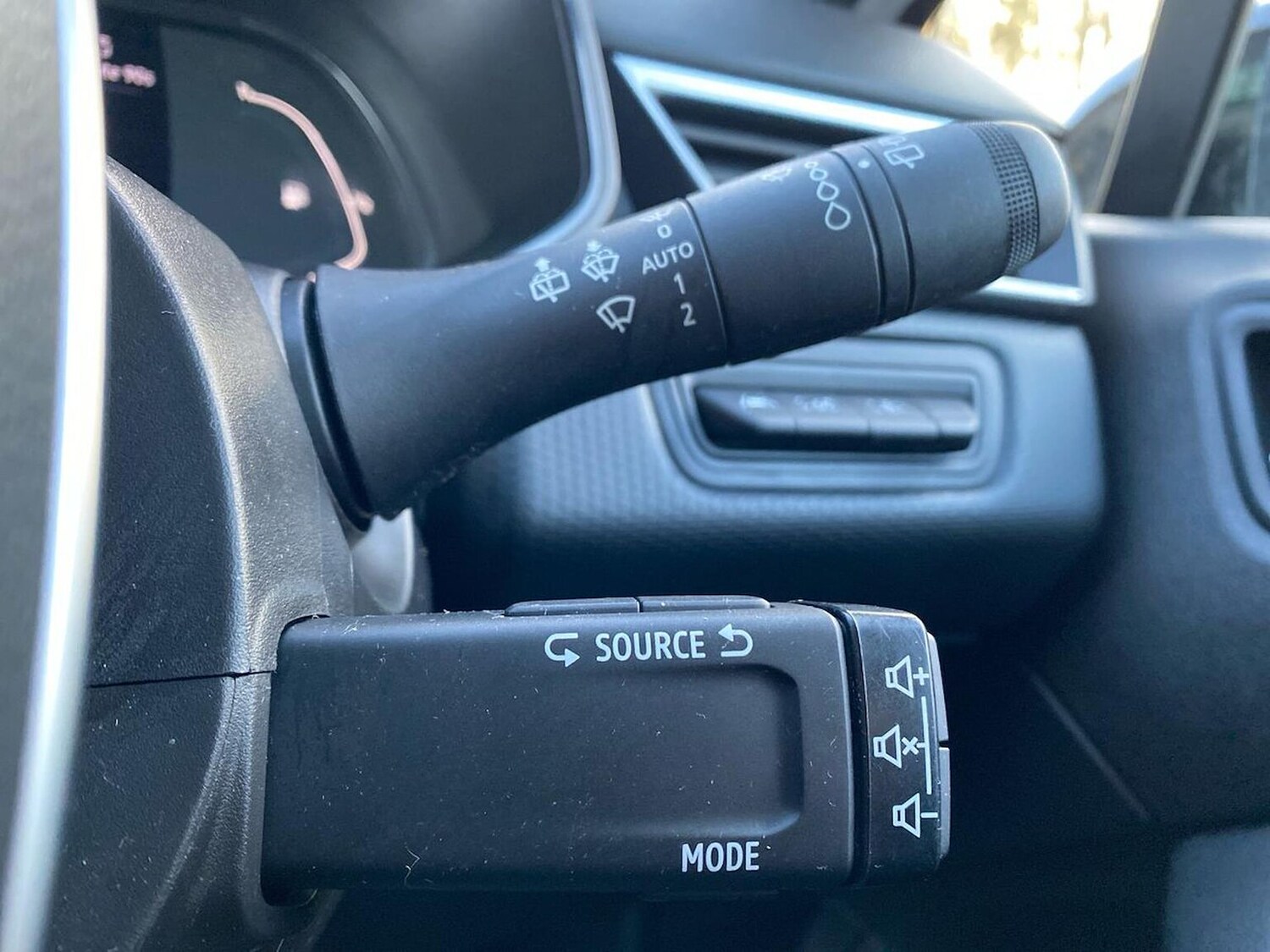 Used Renault Clio 2023 for sale - 77845368: Photo 28