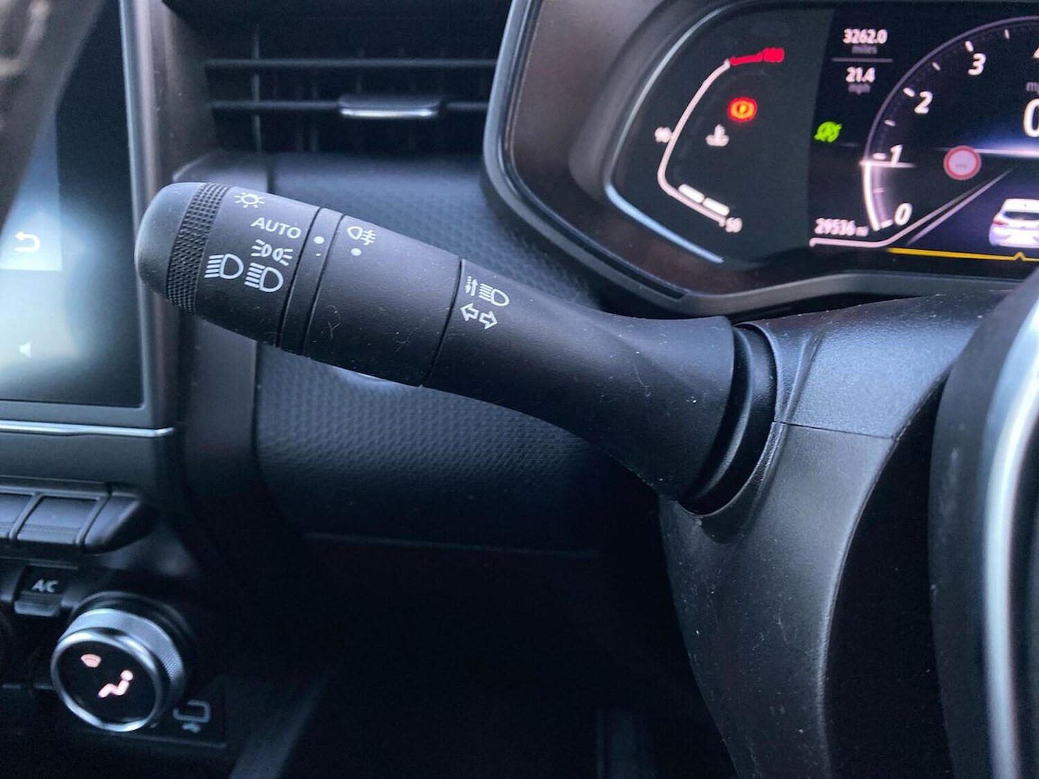 Used Renault Clio 2023 for sale - 77845368: Photo 29