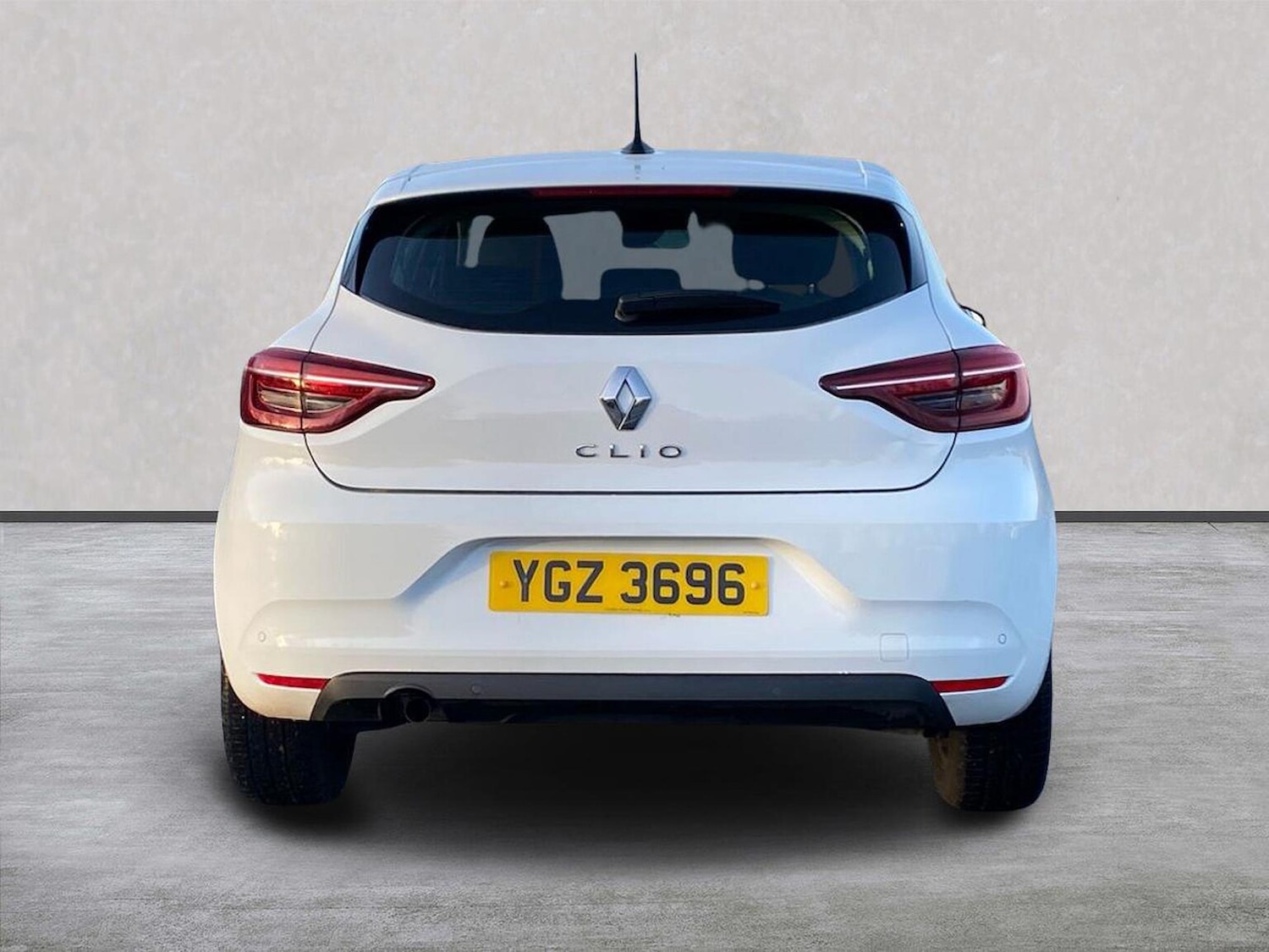 Used Renault Clio 2023 for sale - 77845368: Photo 4