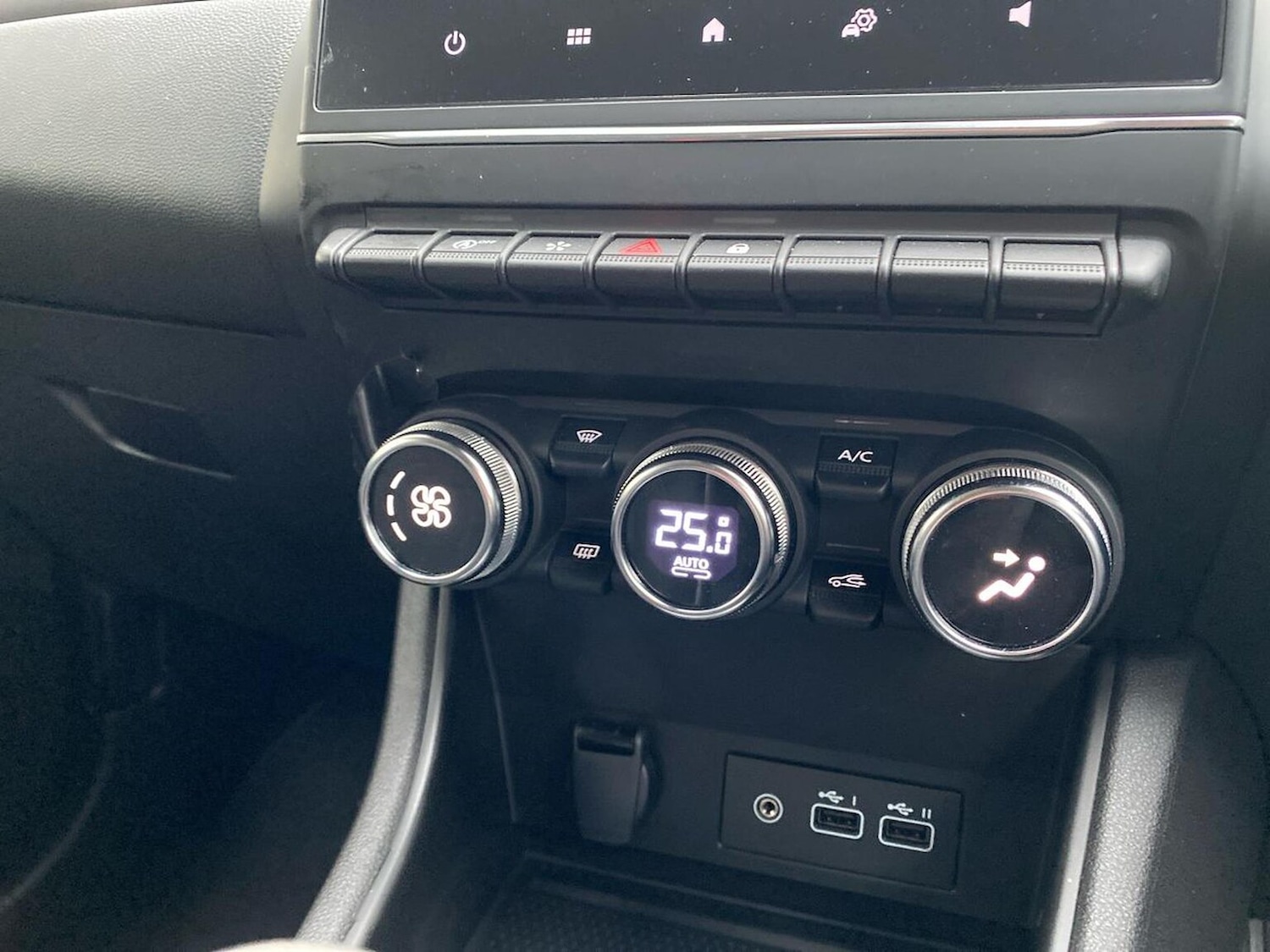 Used Renault Captur 2024 for sale - 76187055: Photo 12