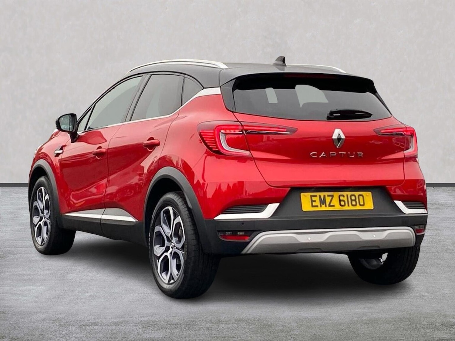 Used Renault Captur 2024 for sale - 76187055: Photo 2