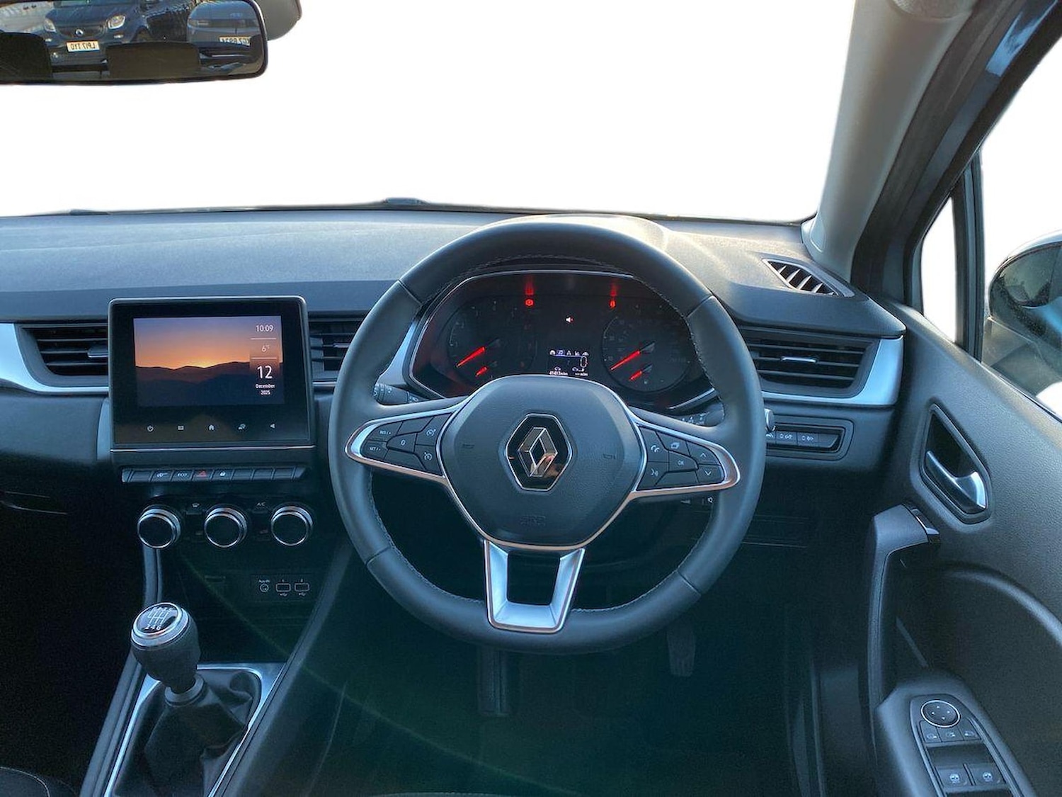 Used Renault Captur 2021 for sale - 76932273: Photo 9