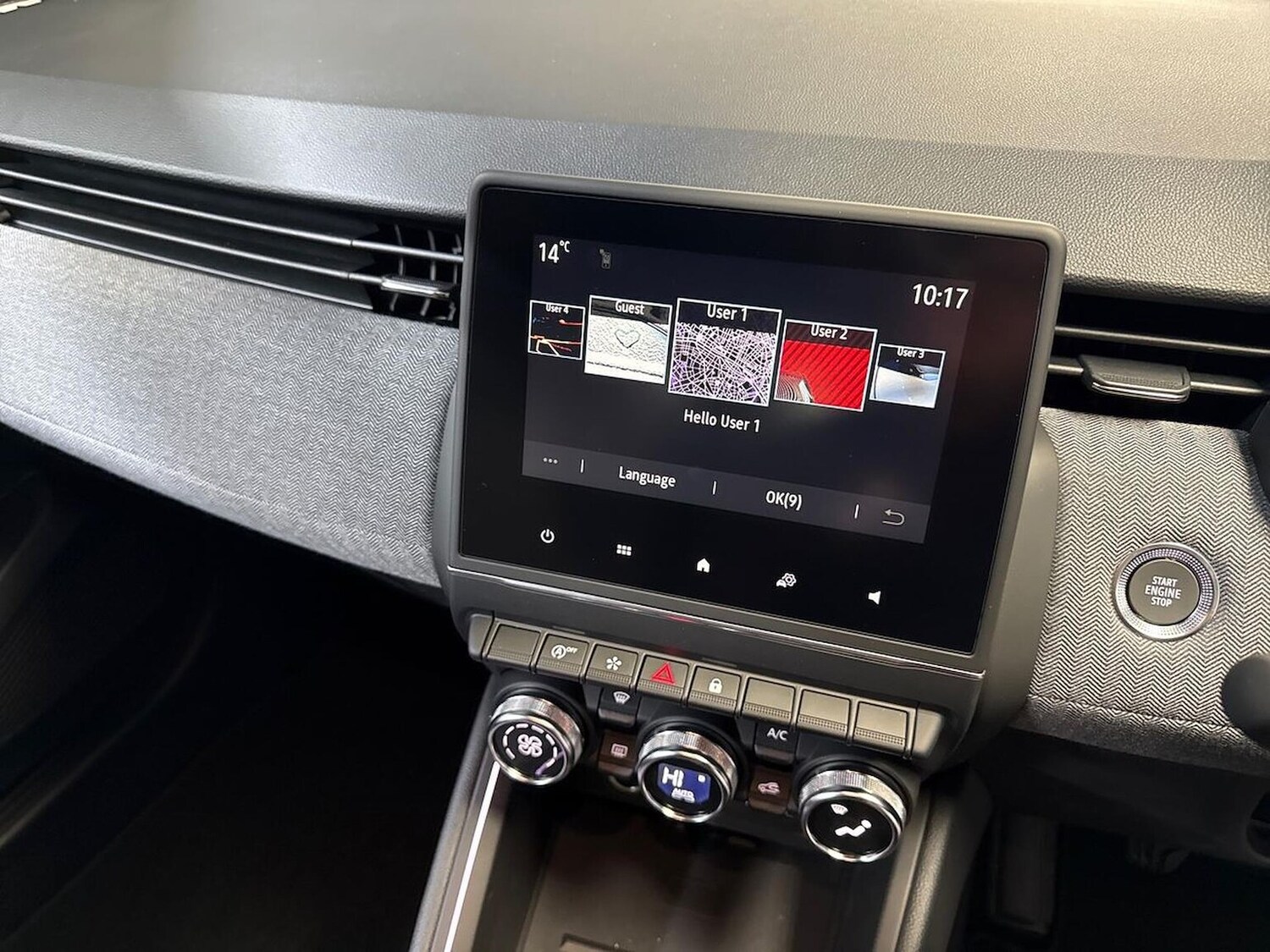 Used Renault Clio 2025 for sale - 77489657: Photo 11