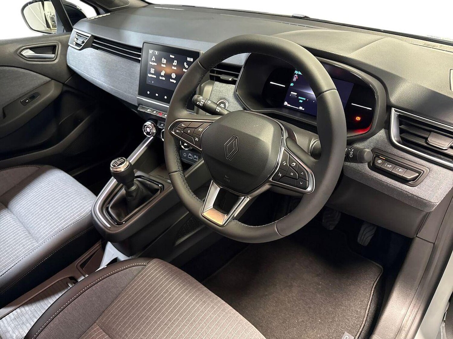 Used Renault Clio 2025 for sale - 77489657: Photo 15