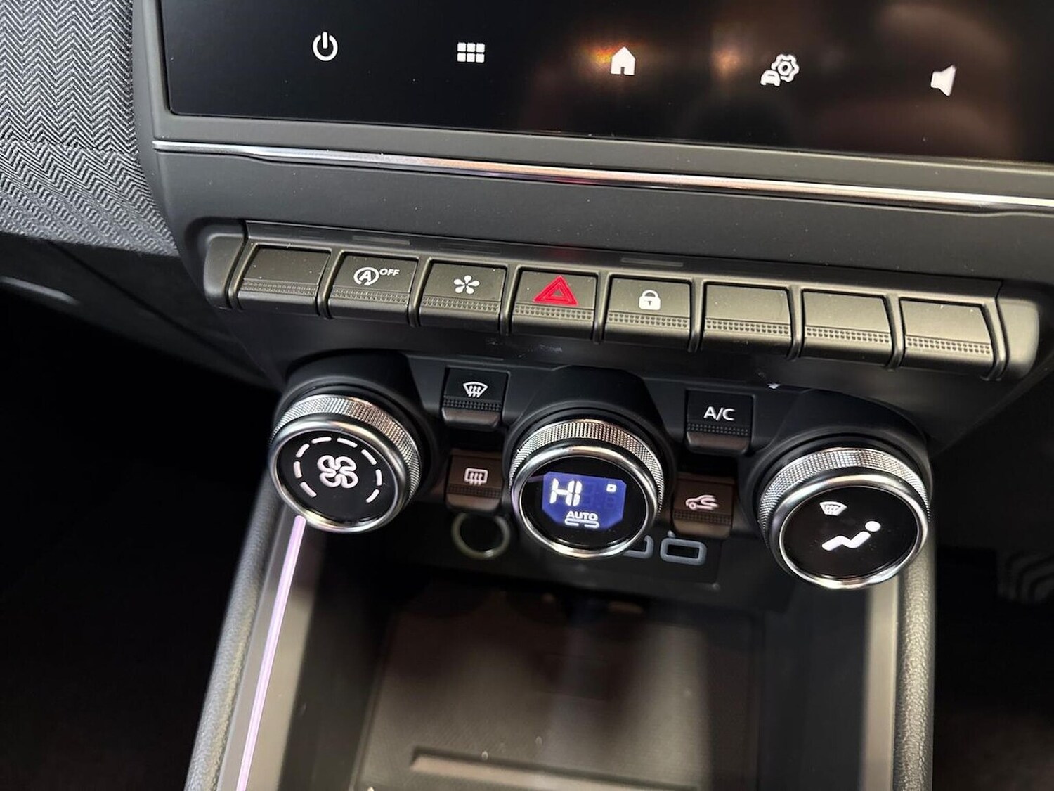 Used Renault Clio 2025 for sale - 77489657: Photo 22