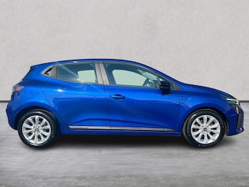 Used Renault Clio 2024 for sale - 75627252: Photo