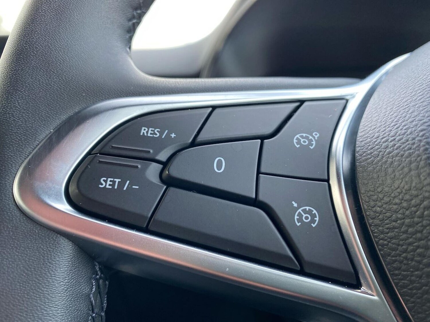 Used Renault Clio 2022 for sale - 76383328: Photo 27