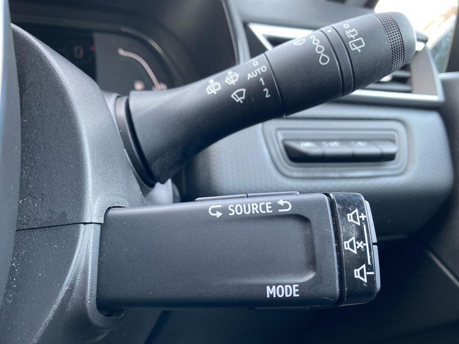 Used Renault Clio 2022 for sale - 76383328: Photo 28