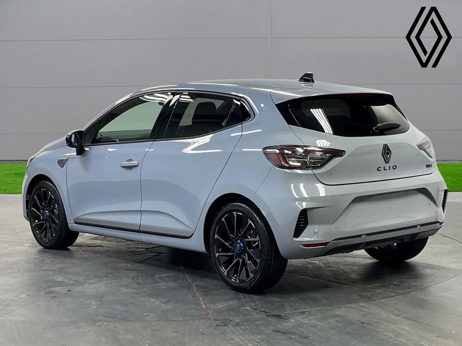 Used Renault Clio 2025 for sale - 76149541: Photo 2