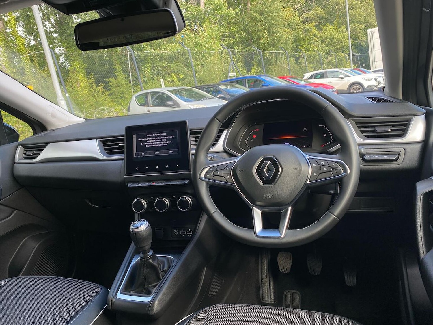 Used Renault Captur 2023 for sale - 76352545: Photo 15