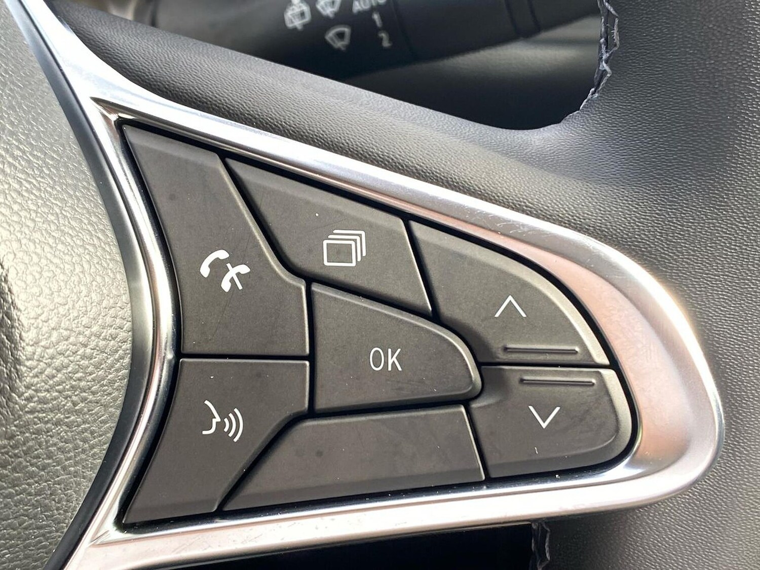 Used Renault Captur 2023 for sale - 76352545: Photo 24