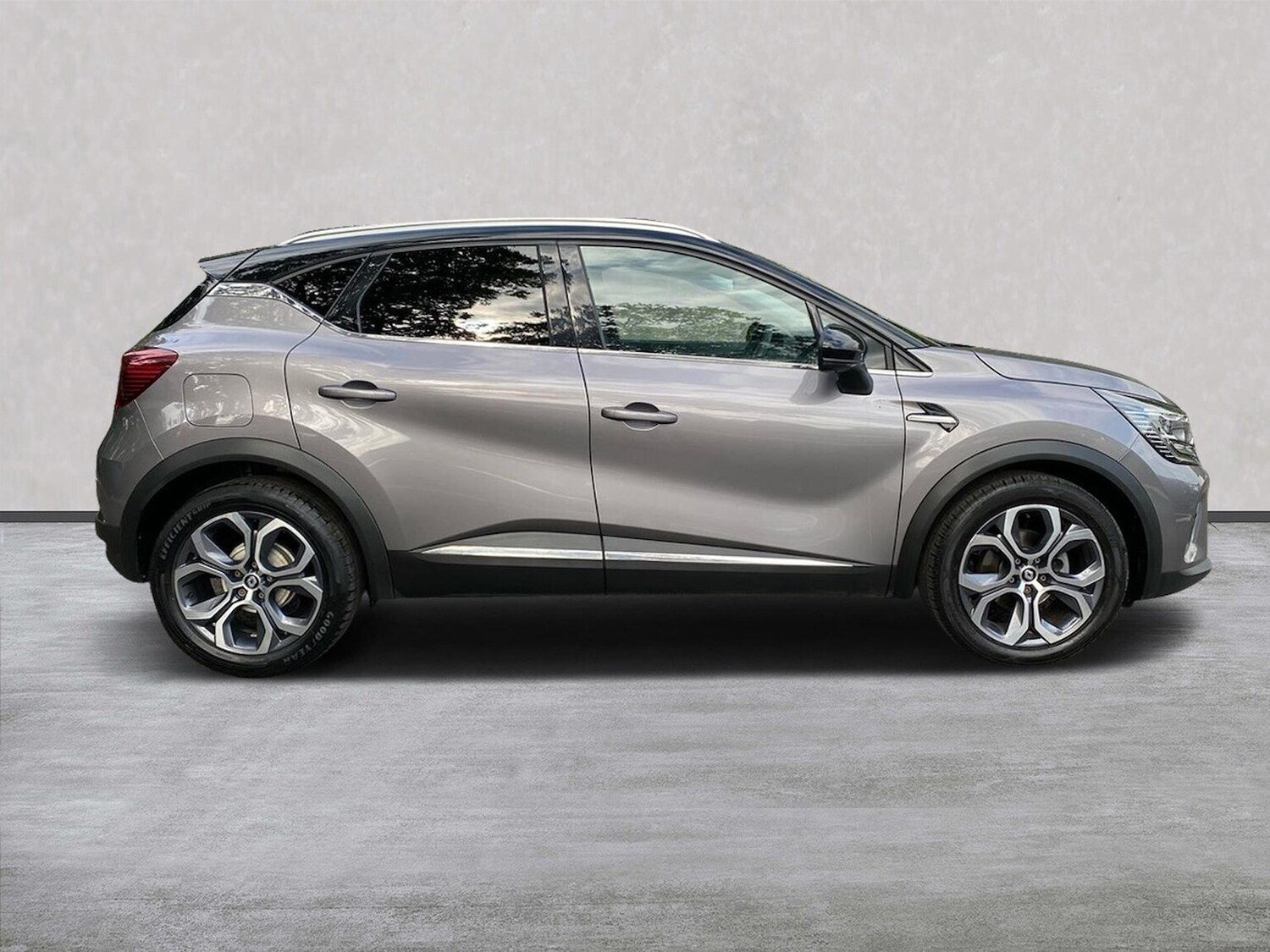 Used Renault Captur 2023 for sale - 76352545: Photo 3