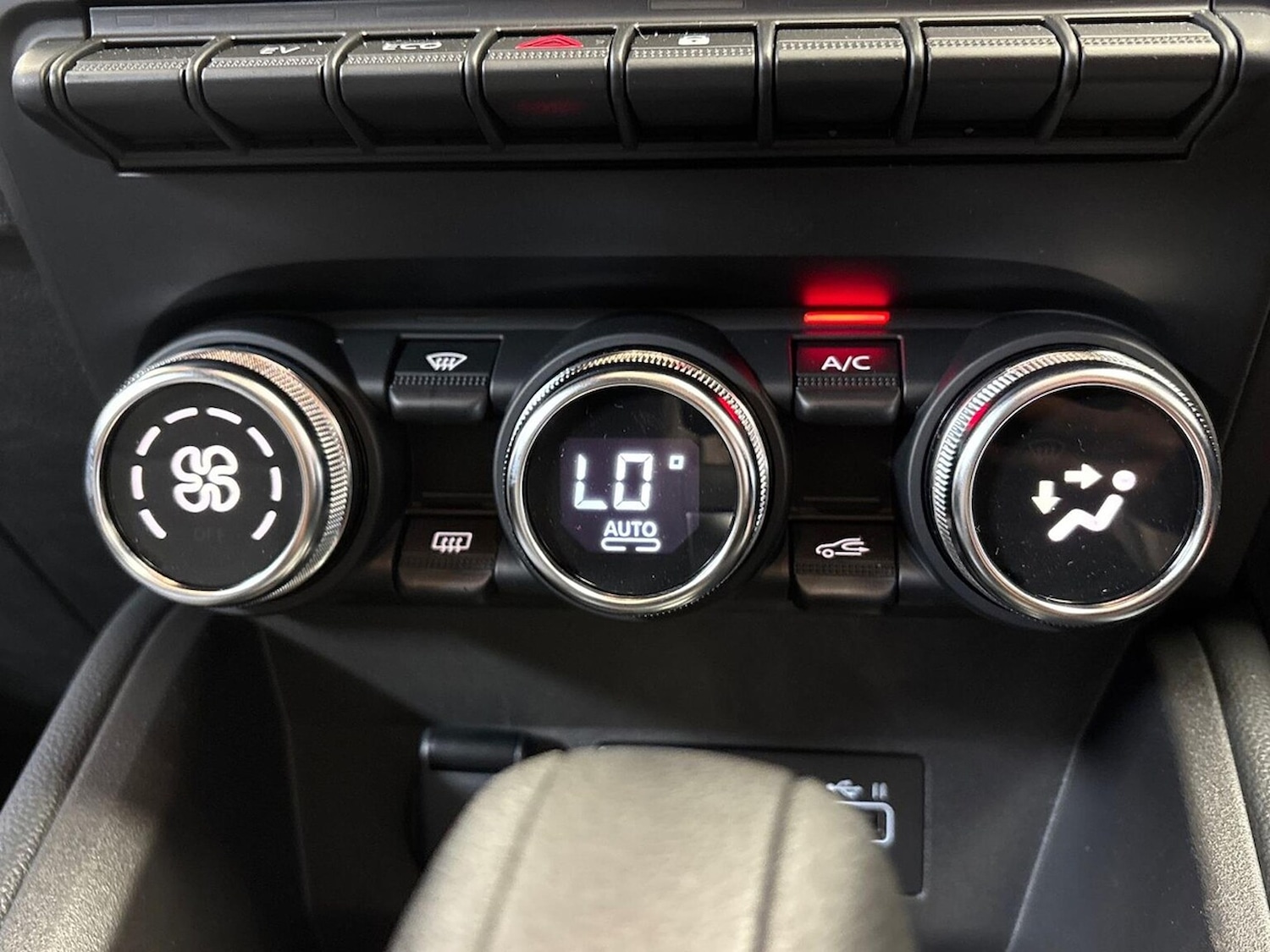 Used Renault Clio 2025 for sale - 76149536: Photo 12