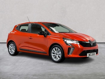 Used Renault Clio 2025 for sale - 76149536: Photo