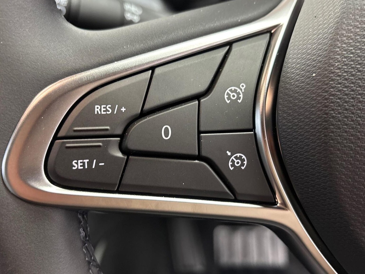 Used Renault Clio 2025 for sale - 76149536: Photo 25