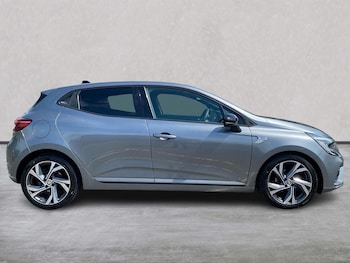 Used Renault Clio 2023 for sale - 79143352: Photo