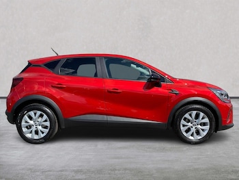 Used Renault Captur 2022 for sale - 75616111: Photo