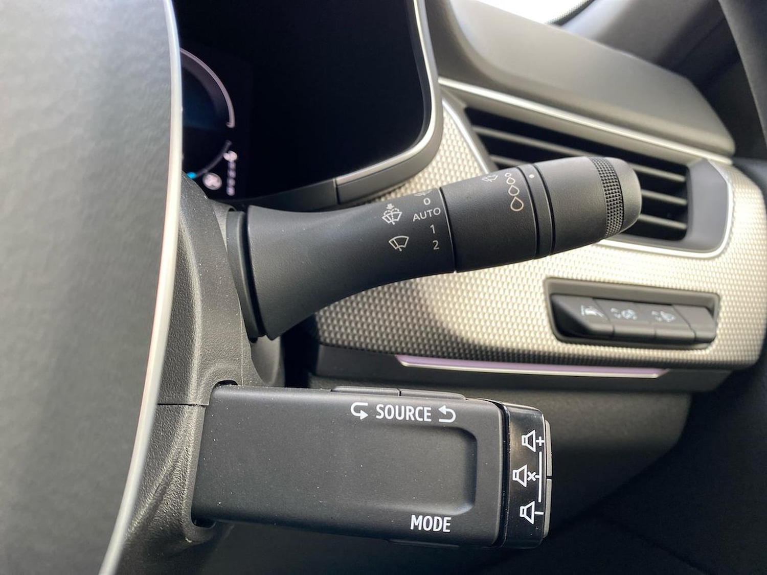 Used Renault Arkana 2024 for sale - 76492452: Photo 28