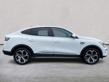 Used Renault Arkana 2024 for sale - 76492452: Photo