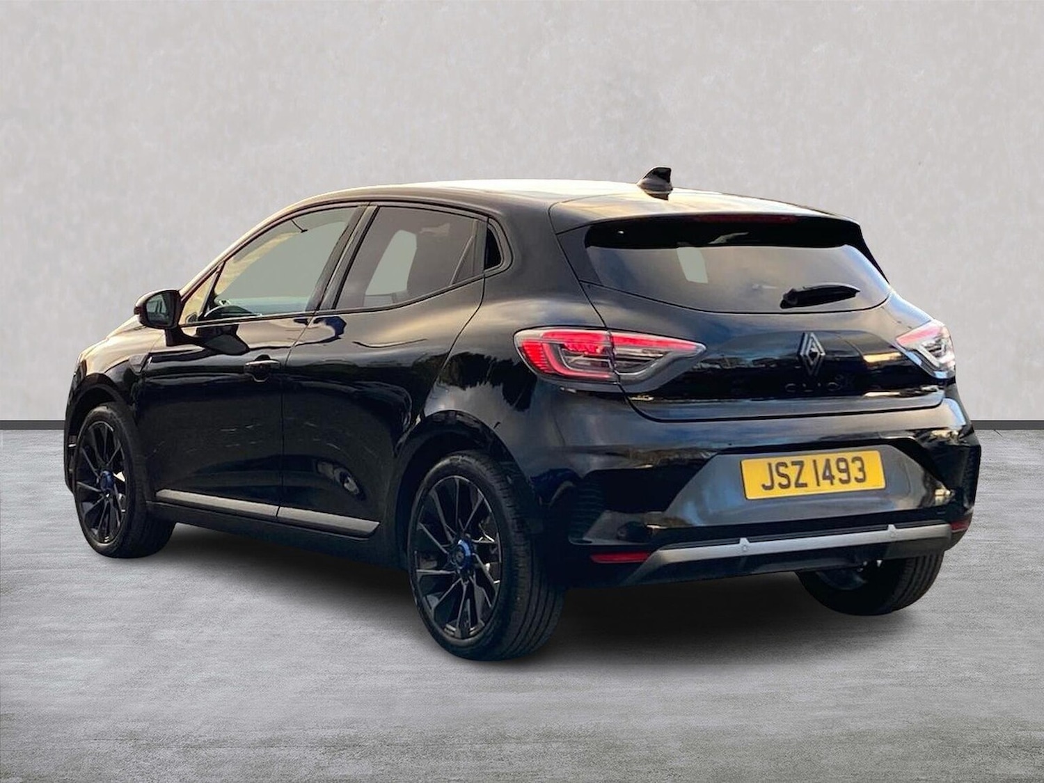 Used Renault Clio 2025 for sale - 76920101: Photo 2