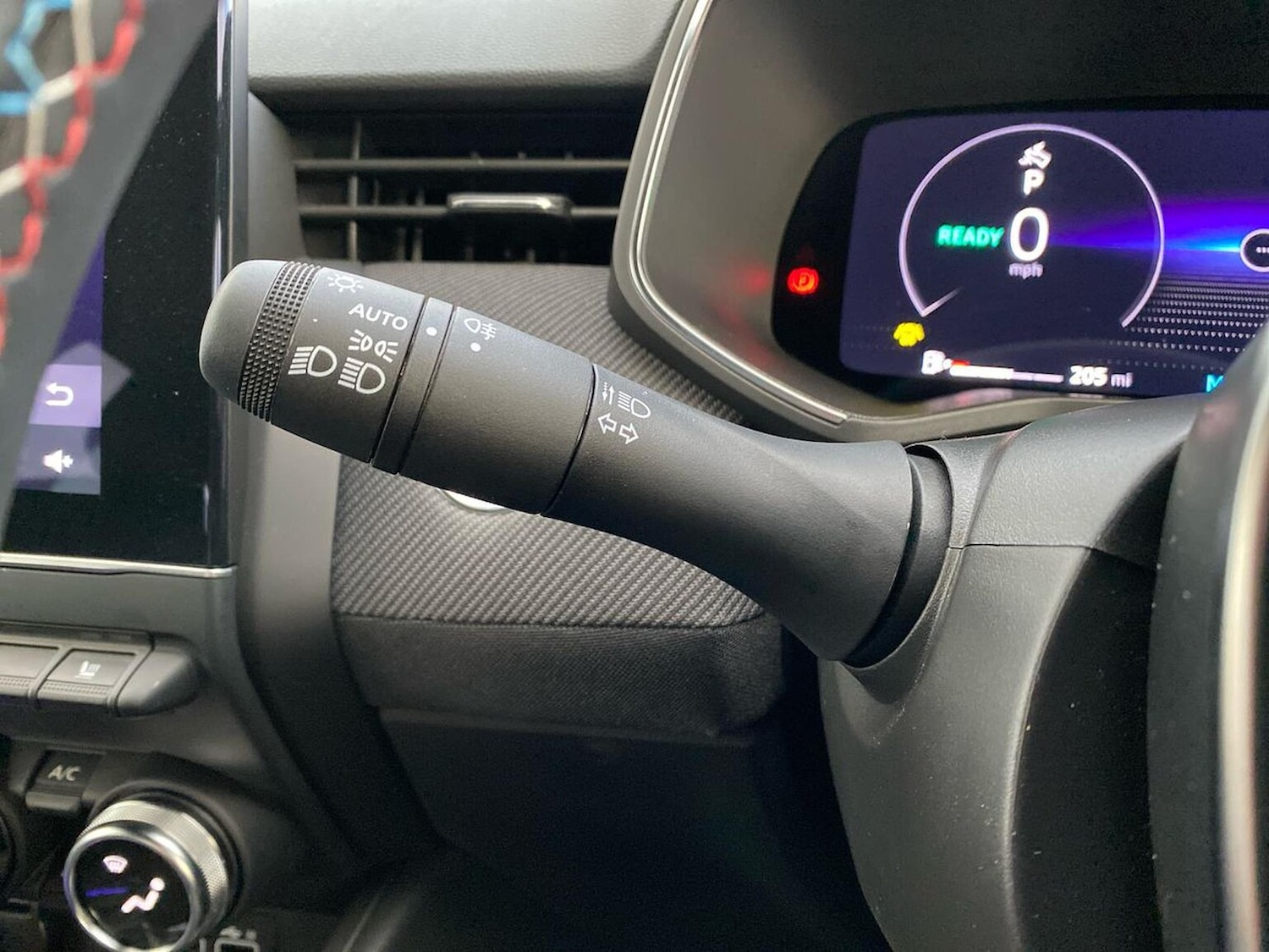 Used Renault Clio 2025 for sale - 76920101: Photo 29