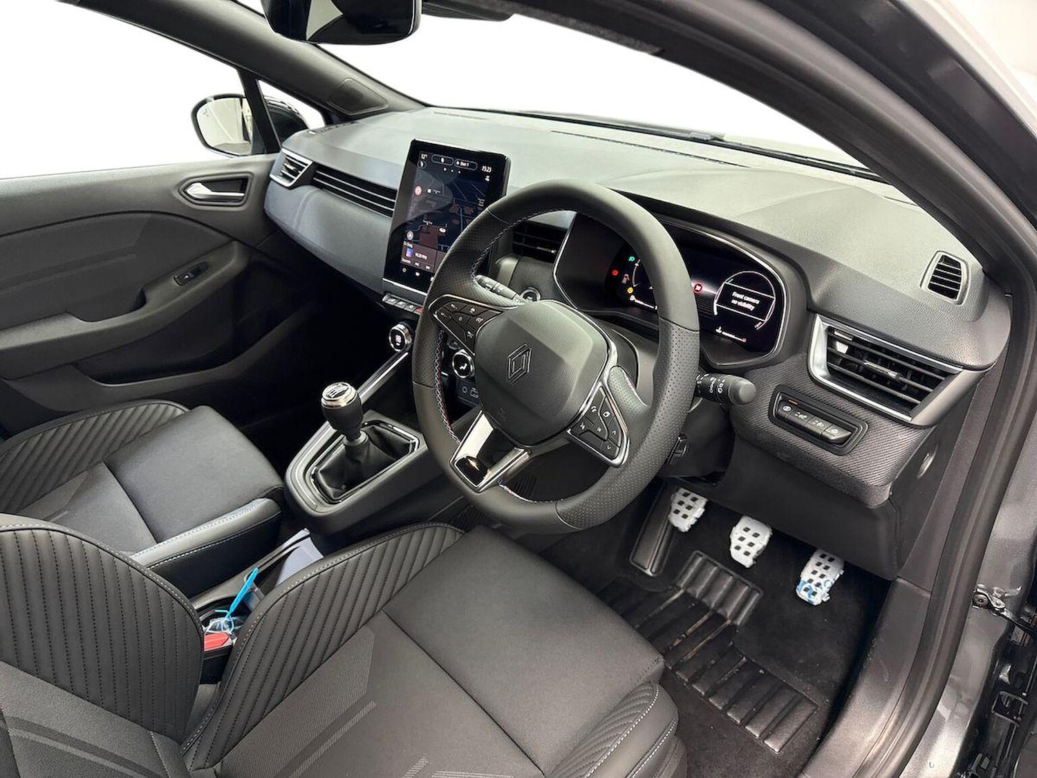 Used Renault Clio 2025 for sale - 77489677: Photo 15