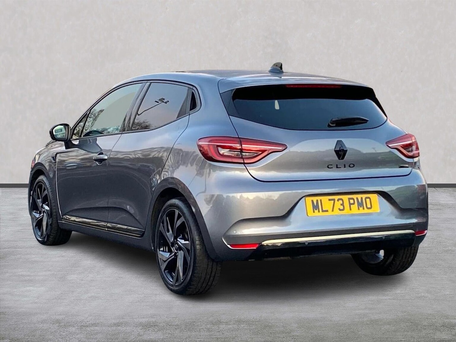 Used Renault Clio 2023 for sale - 76958758: Photo 2