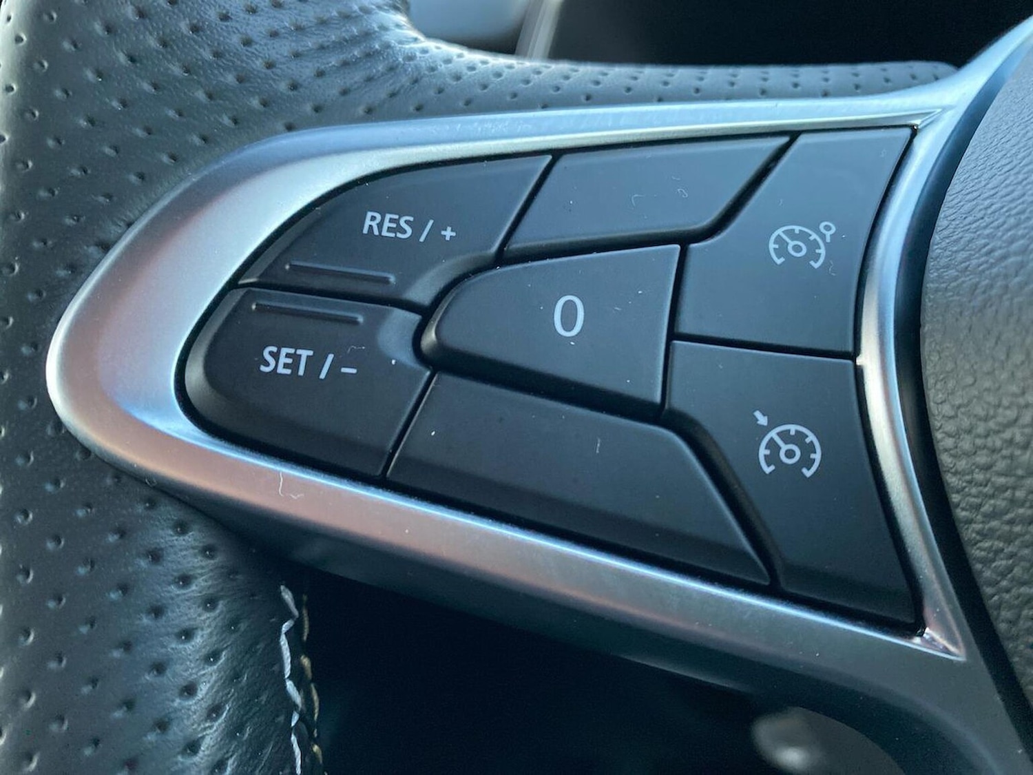 Used Renault Clio 2023 for sale - 76958758: Photo 27