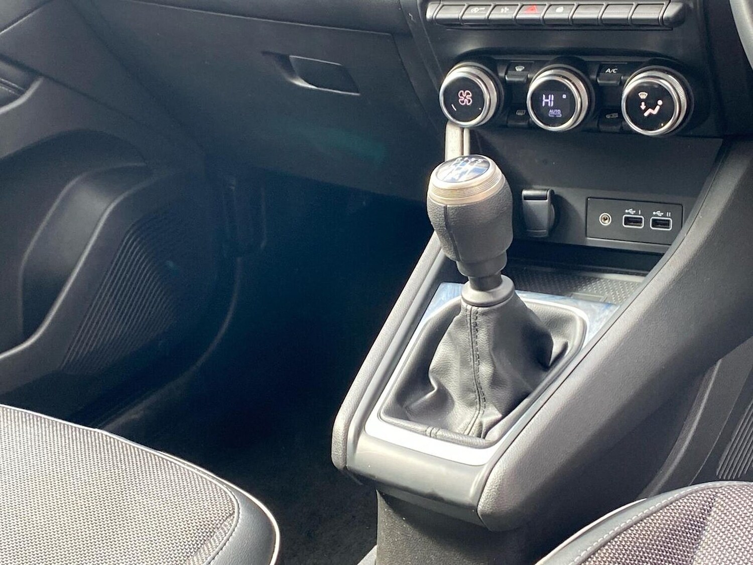 Used Renault Captur 2024 for sale - 78191501: Photo 15