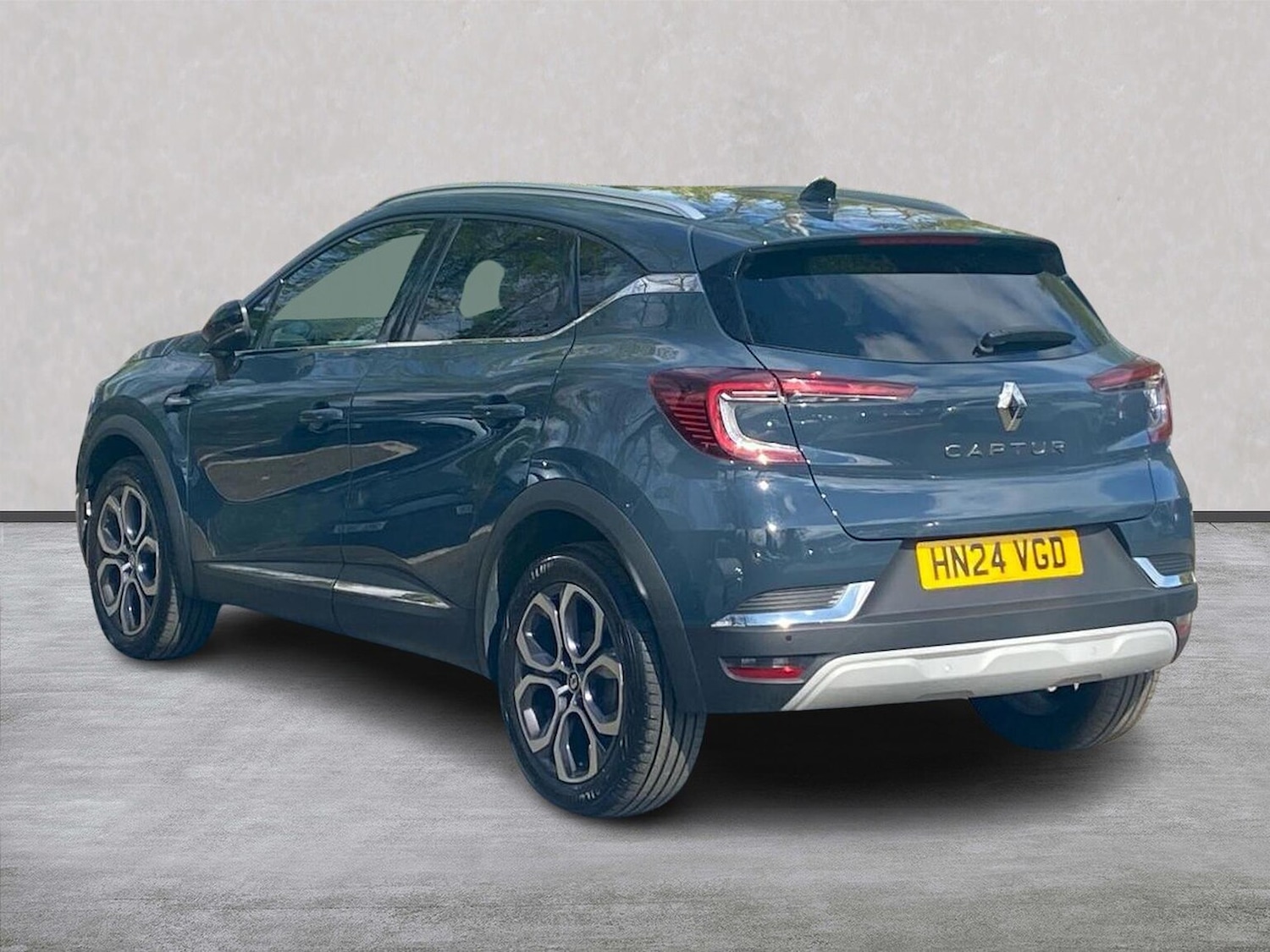 Used Renault Captur 2024 for sale - 78191501: Photo 2