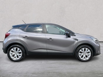 Used Renault Captur 2022 for sale - 75517929: Photo