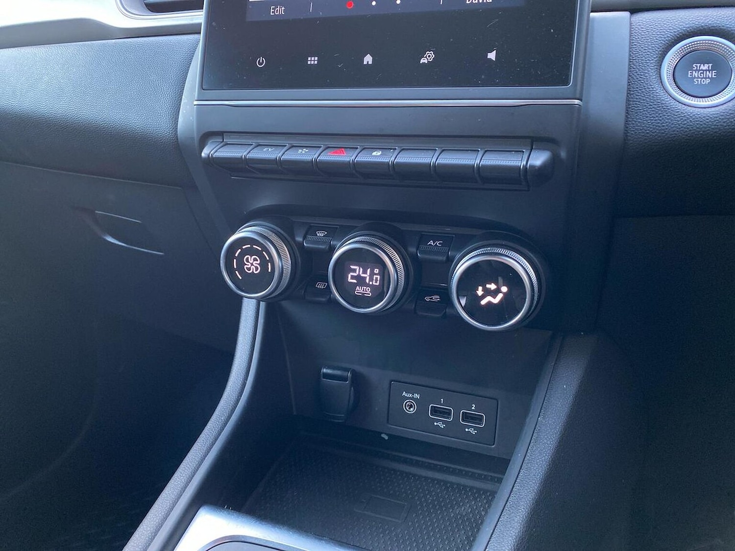 Used Renault Captur 2023 for sale - 76837128: Photo 12