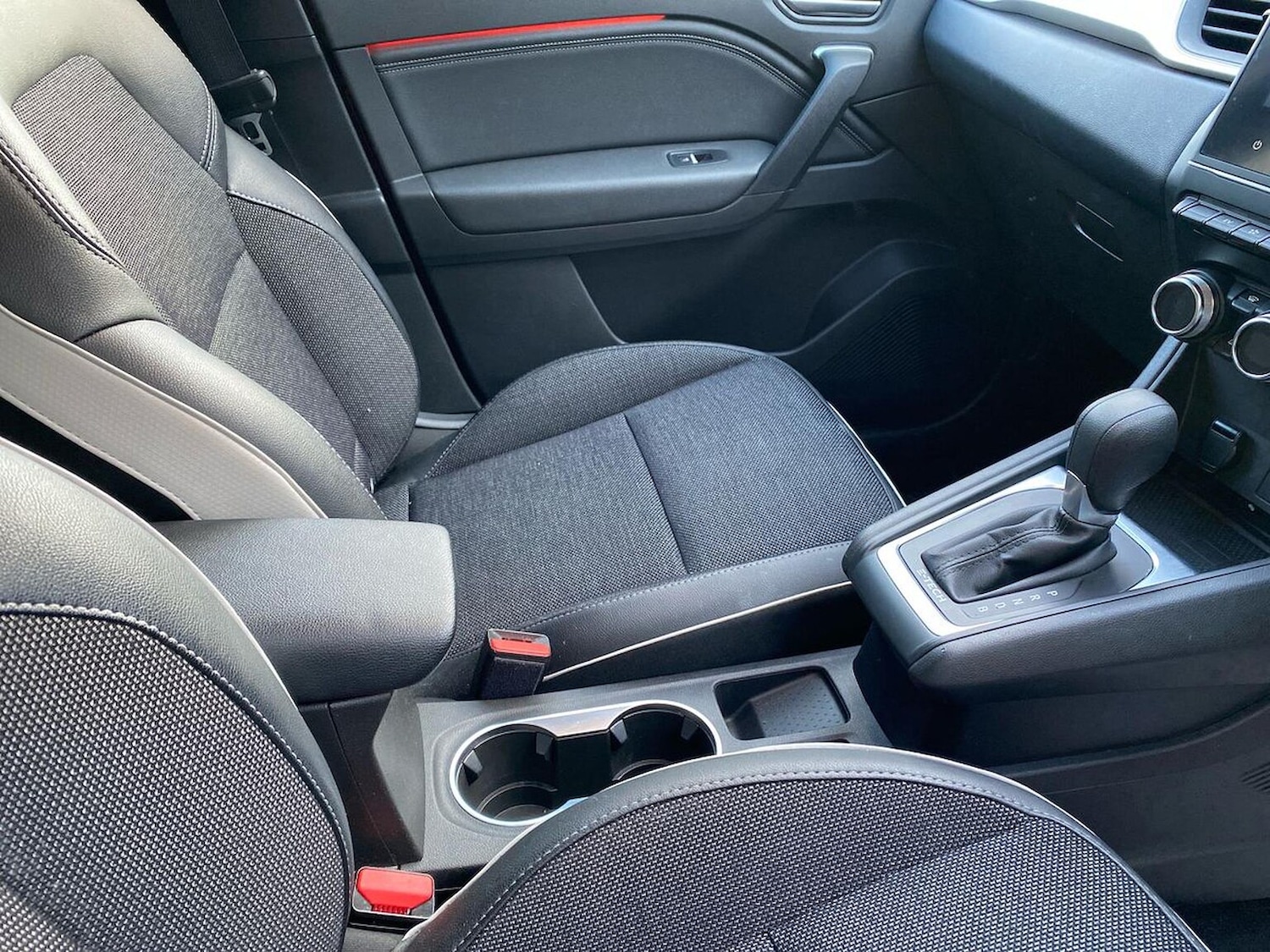 Used Renault Captur 2023 for sale - 76837128: Photo 13