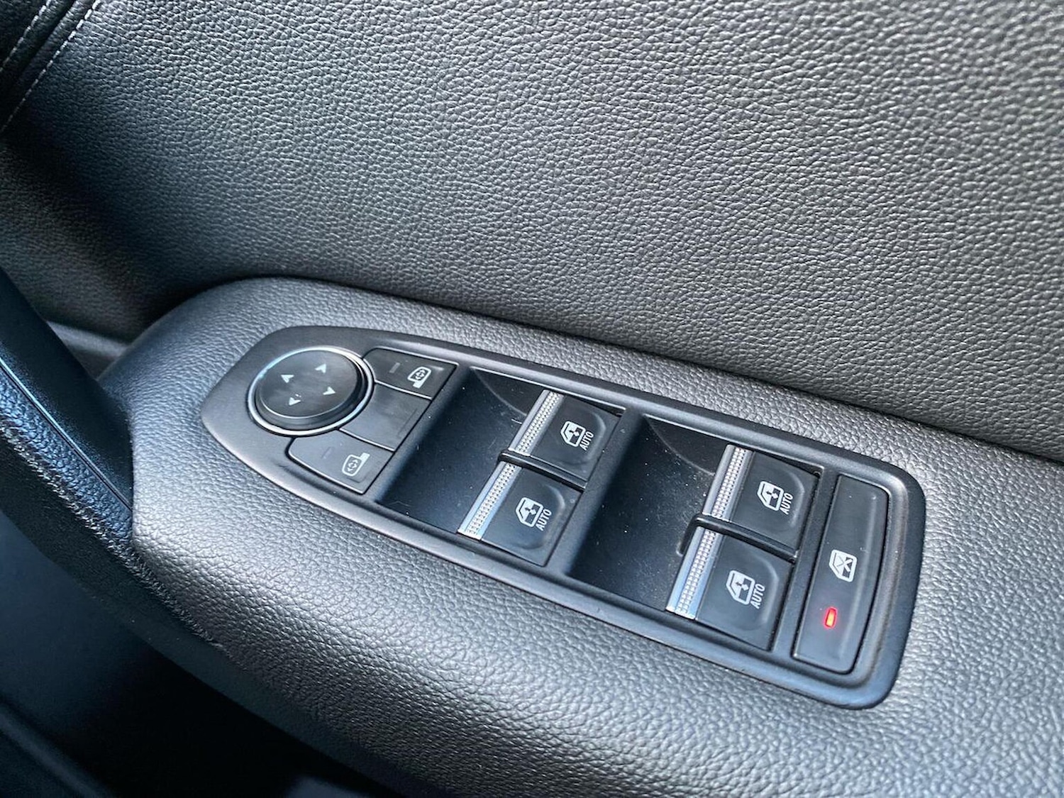 Used Renault Captur 2023 for sale - 76837128: Photo 21