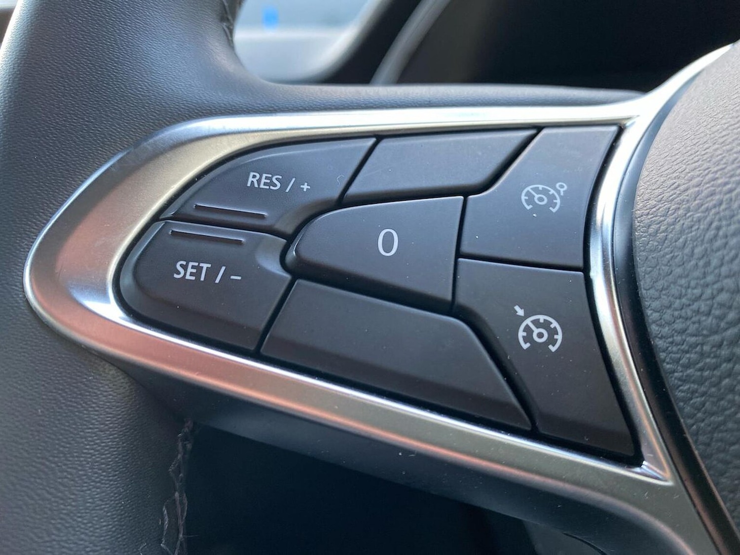 Used Renault Captur 2023 for sale - 76837128: Photo 27