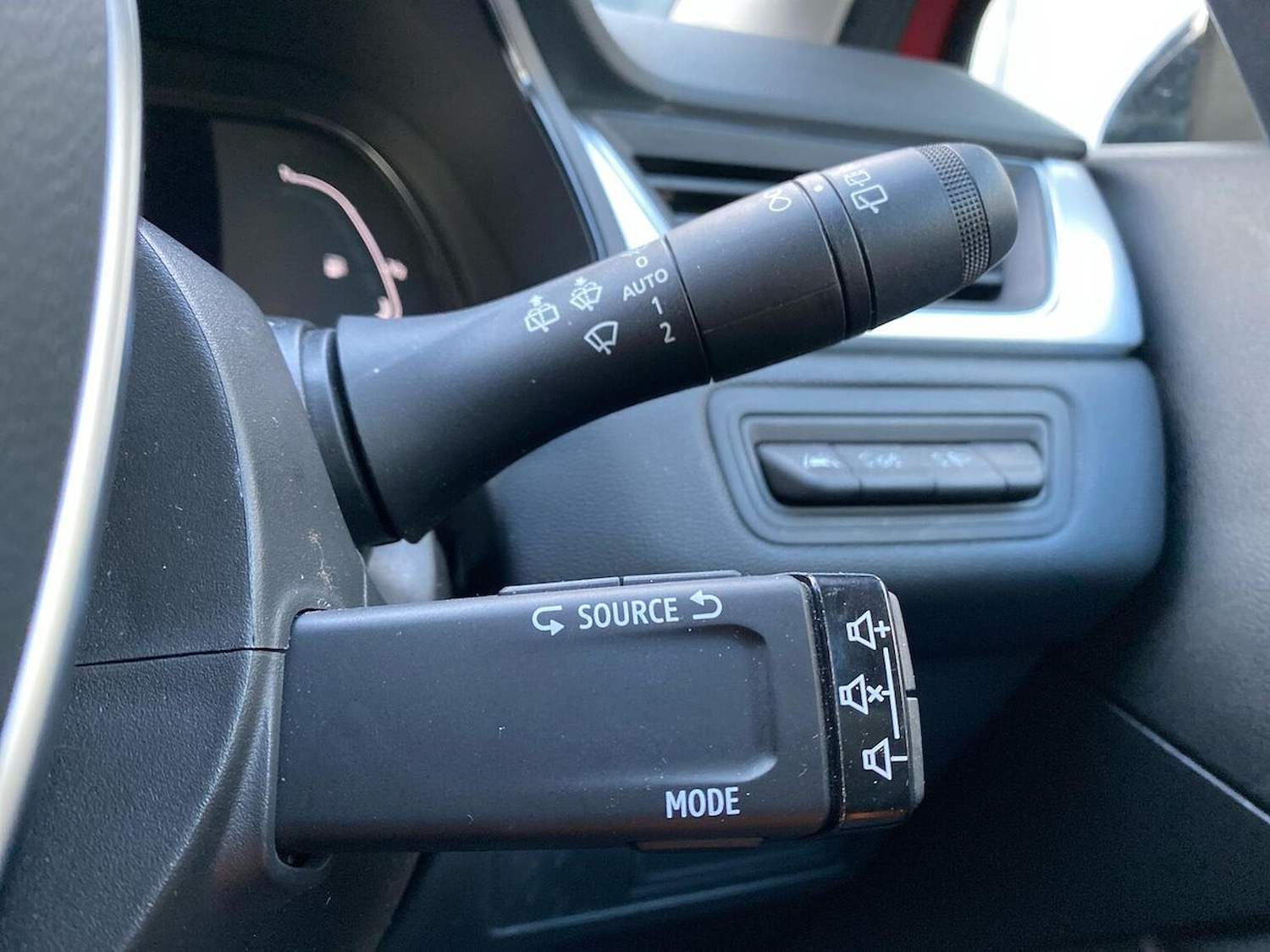 Used Renault Captur 2023 for sale - 76837128: Photo 28