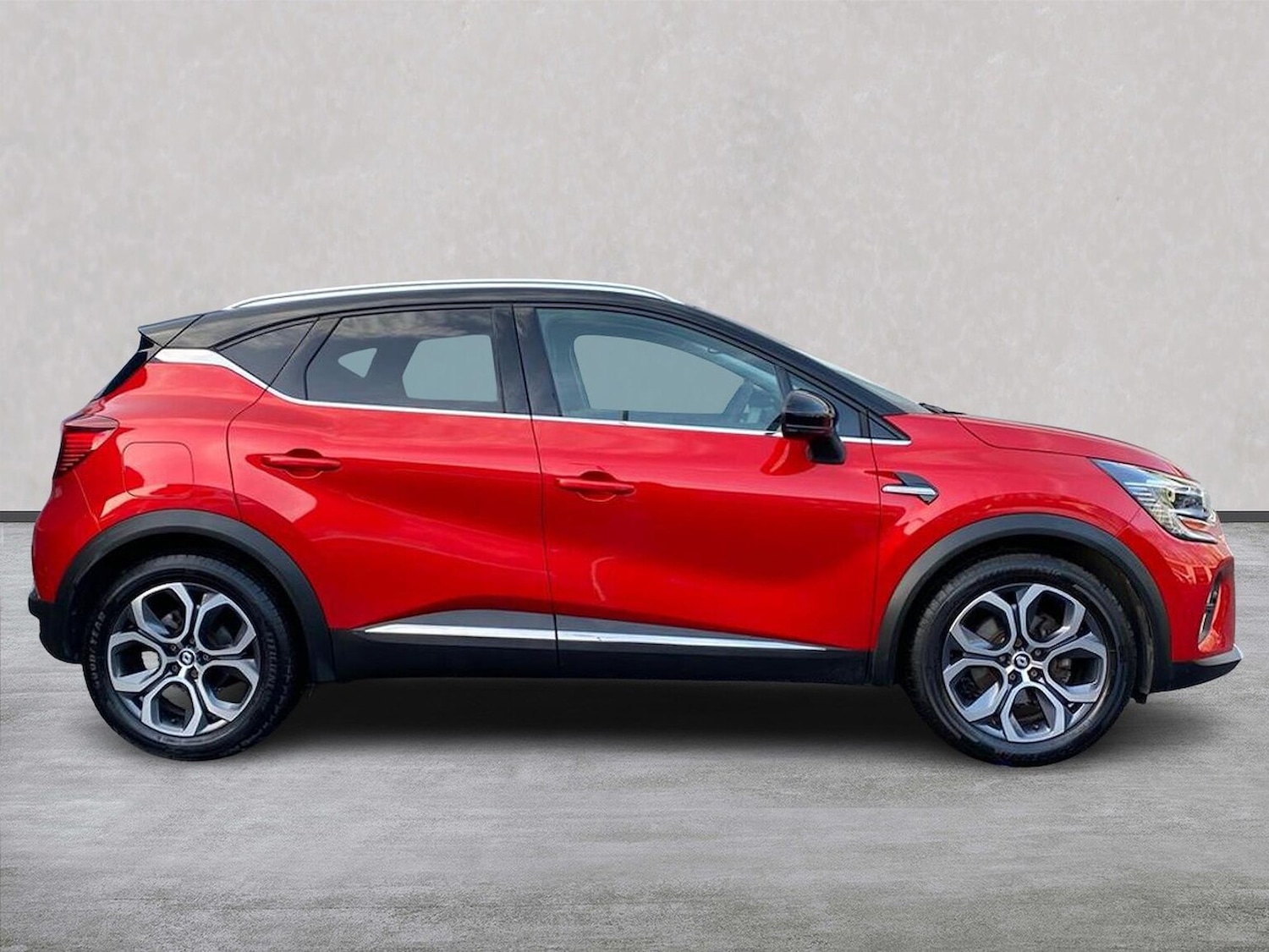 Used Renault Captur 2023 for sale - 76837128: Photo 3