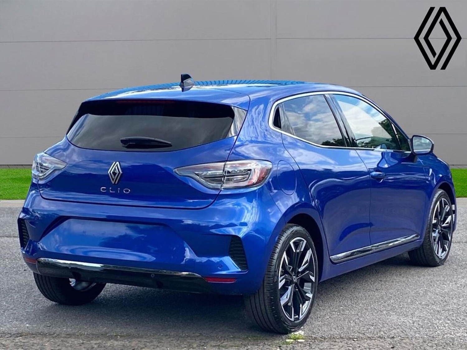 Used Renault Clio 2025 for sale - 77489668: Photo 3