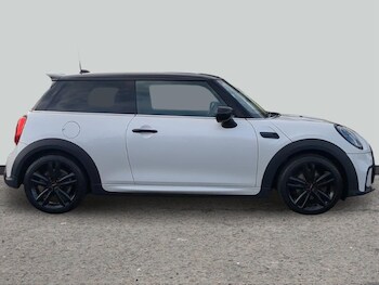 Used MINI Hatch 2022 for sale - 76982498: Photo