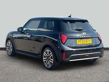 Used MINI Cooper 2024 for sale - 79017247: Photo