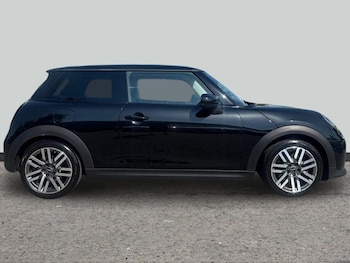 Used MINI Cooper 2024 for sale - 79017247: Photo